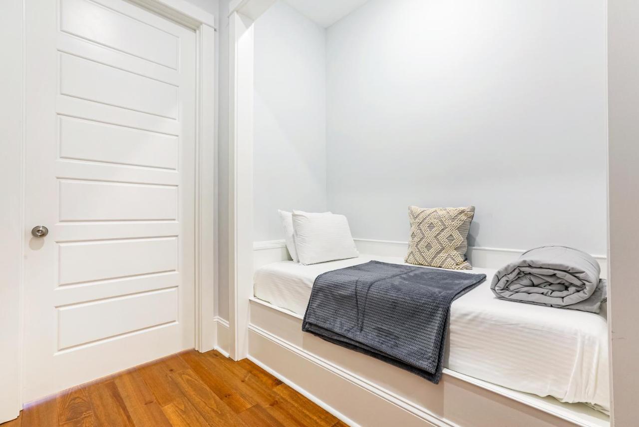 ニューオーリンズHosteeva Chic Urban Retreat W Pool Steps To St Charles Ave And Near Bourbon Stアパートメント エクステリア 写真